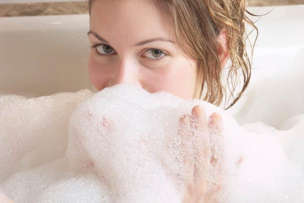 How To Protect Your Eyebrows In The Bath Tub