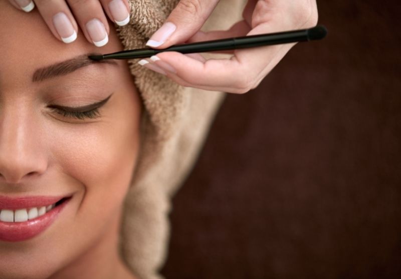 Risks of using Hair Dye on Eyebrows