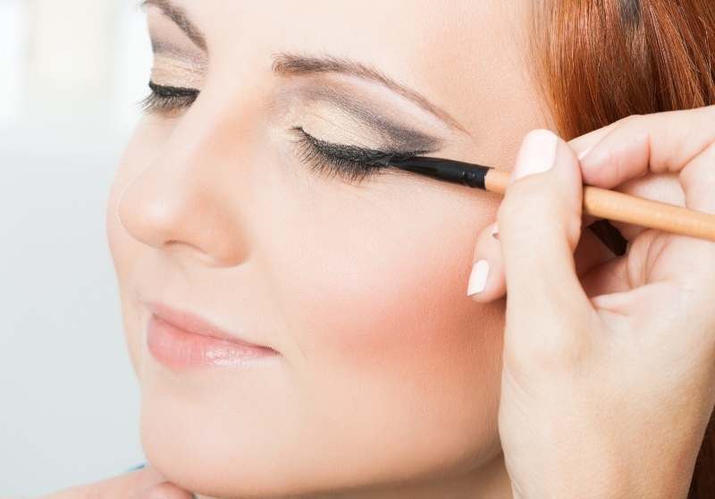 How To Dry Eyeliner Fast