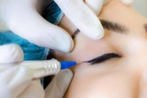 How-Long-Does-Permanent-Eyeliner-Last-3
