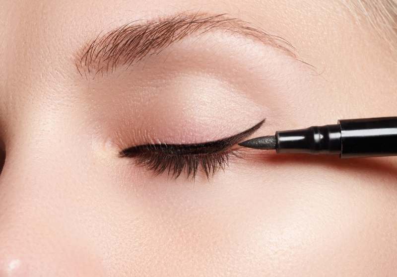How To Wash Off Magnetic Eyeliner