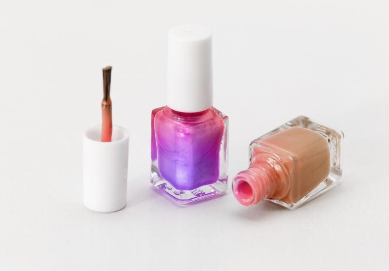 Best Holographic Nail Polishes