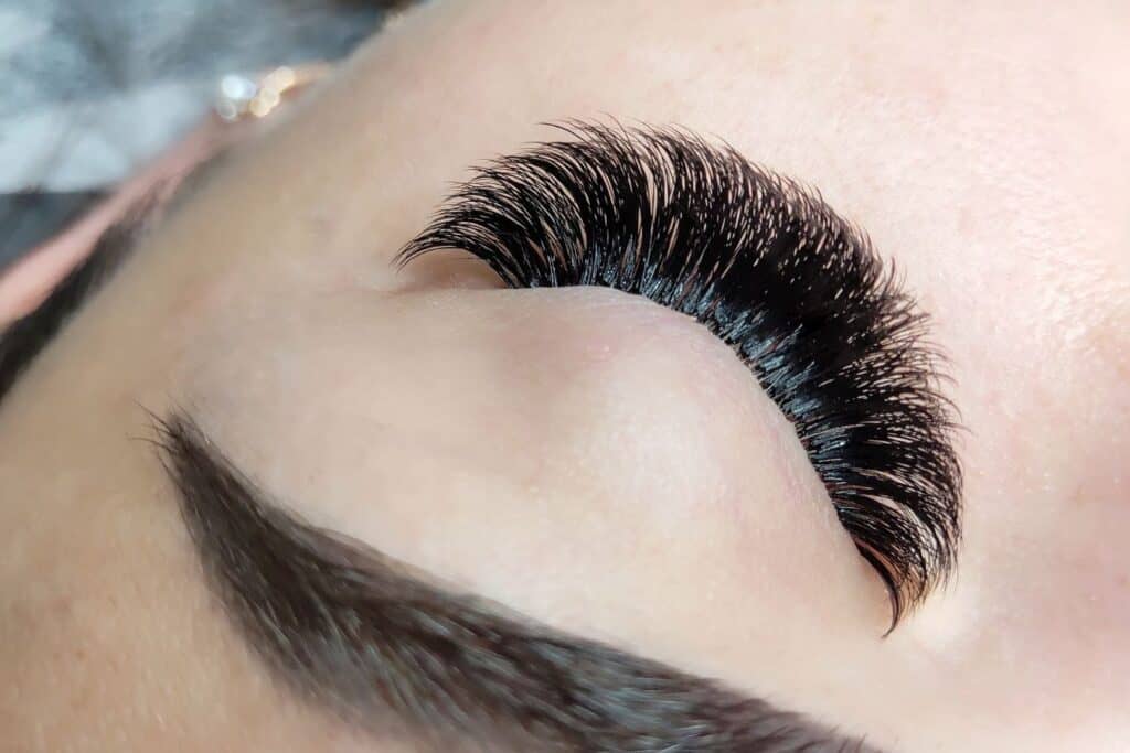 What Happens If You Put False Eyelashes Over Your Extensions