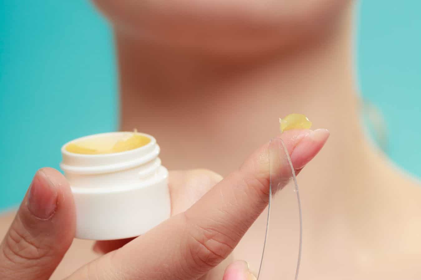 How To Remove Eyelash Extensions With Vaseline